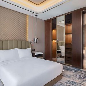 Queen Room Mobility Access